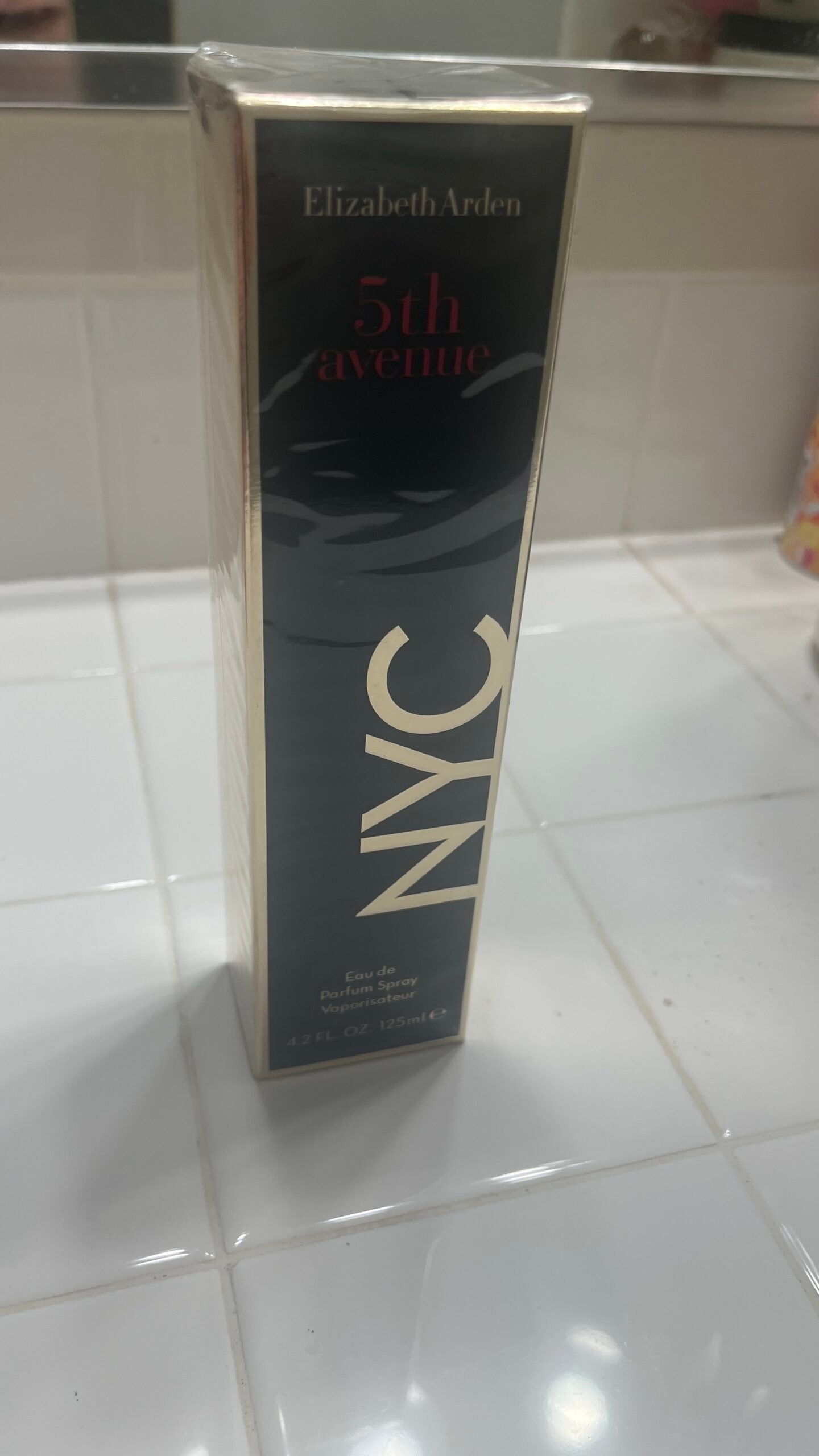 Elizabeth Arden 5th Avenue Nyc 4.2 Oz Spray - Image 3